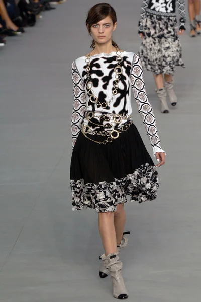 Look 27